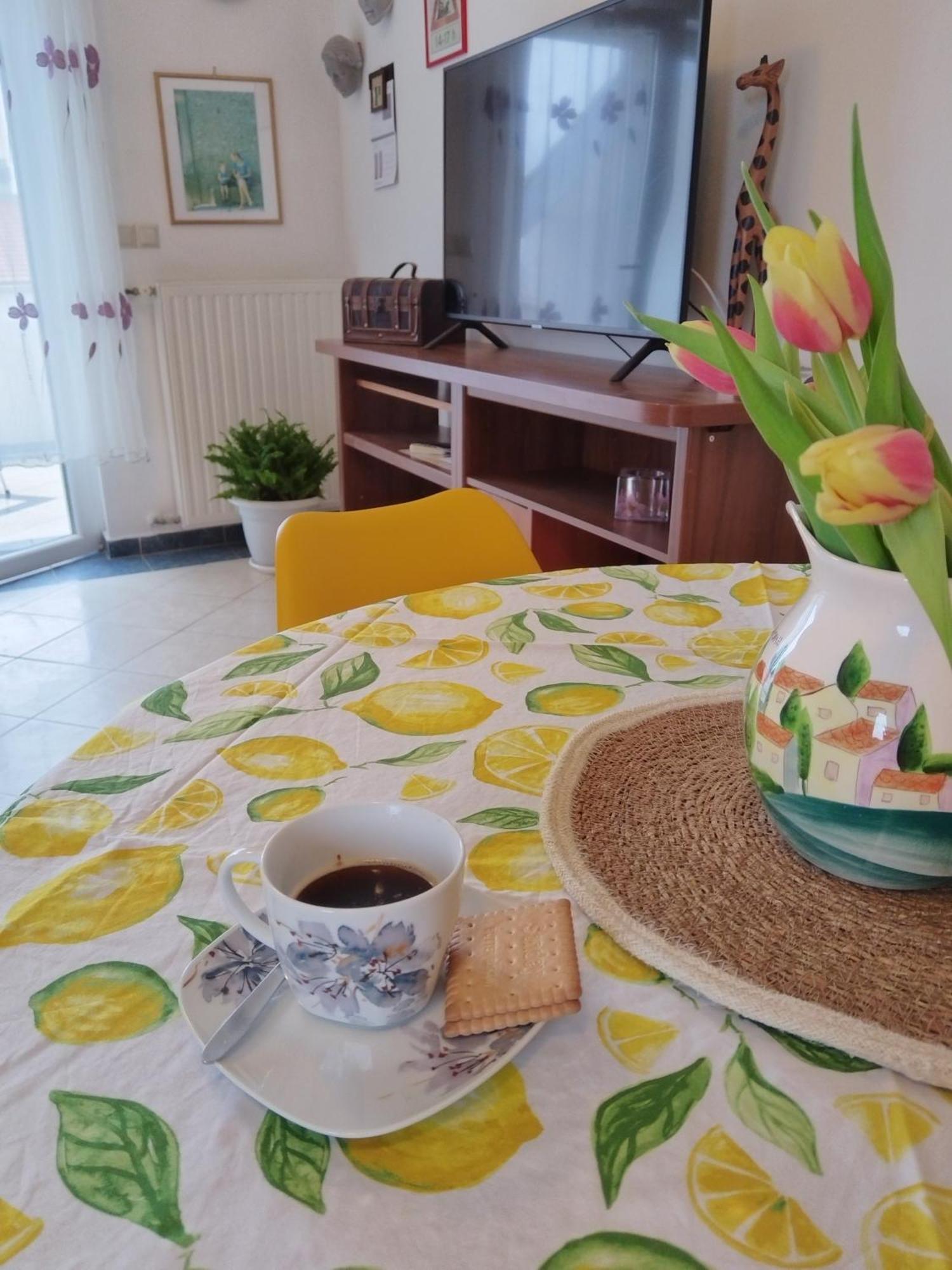 Apartment Ljudmila Vodice Esterno foto