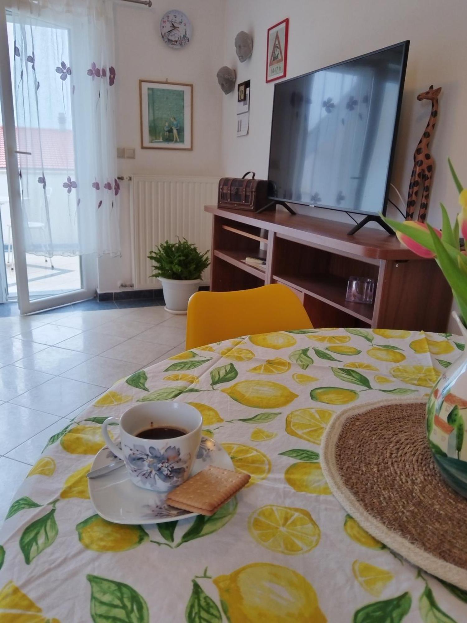 Apartment Ljudmila Vodice Esterno foto