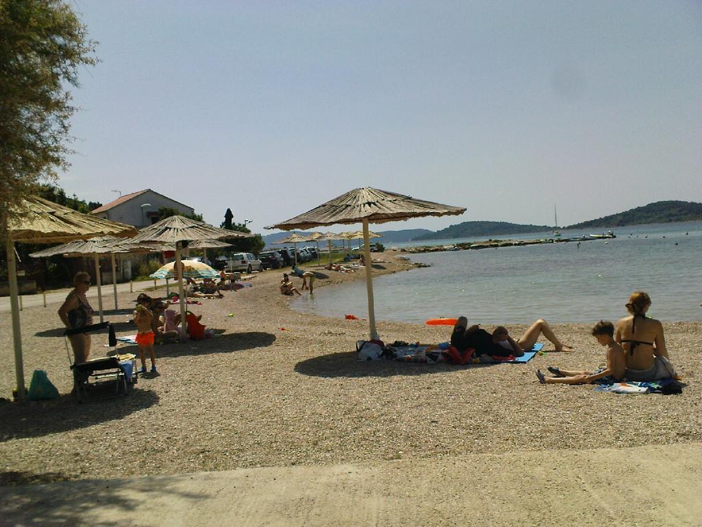 Apartment Ljudmila Vodice Esterno foto